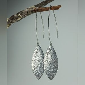 HAND CRAFTED EARRINGS Boho Stainless Steel Flower Leaf Minimalist Dangle Drop